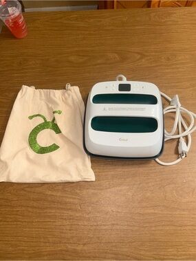 Circuit Mini Heat Press in White and Teal